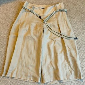 Cream / beige Bermuda short